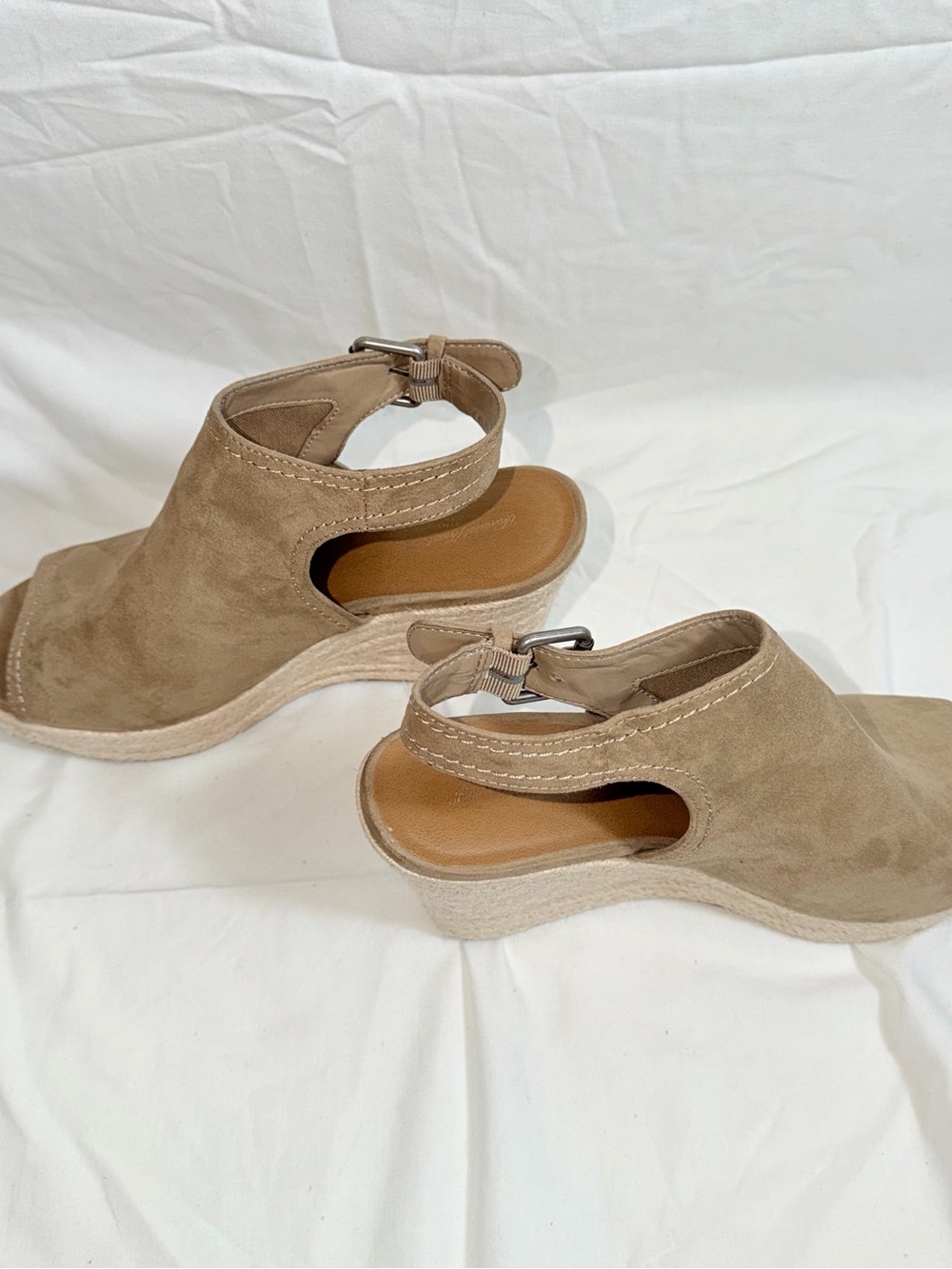 Universal Thread Beige Suede Espadrille Platform Wedge Sandals Peep Toe Size 11 - Picture 8 of 13